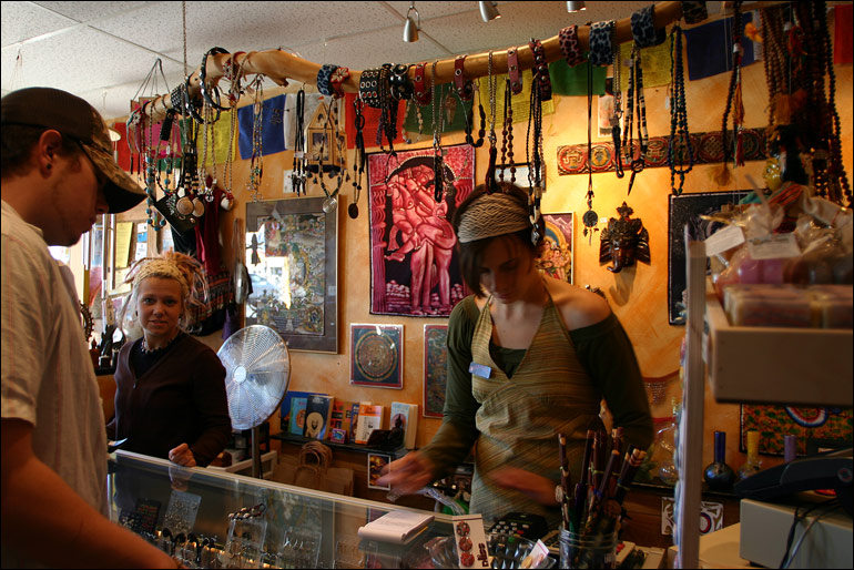 photo "Occult goods saleslades" tags: genre, reporting, 