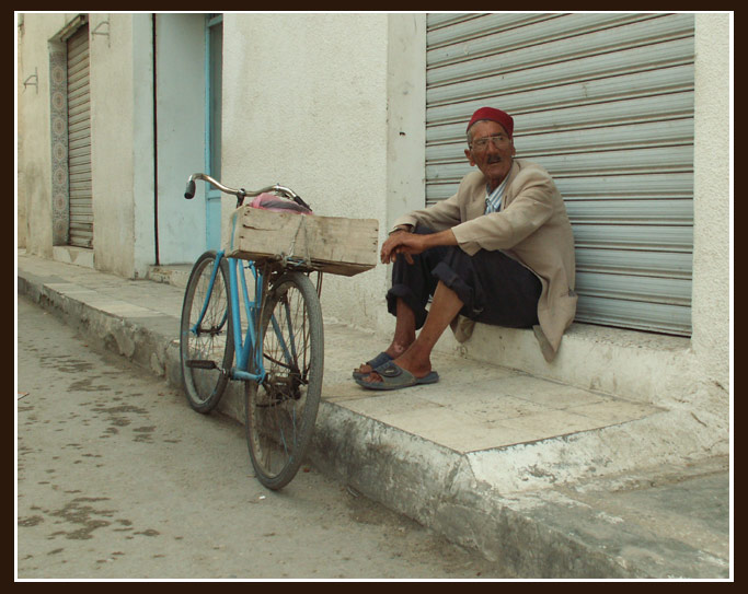 photo "The Tunisian sketches. Silent street .Rest." tags: travel, genre, Africa
