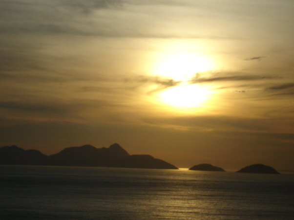 photo "sunrise in copacabana" tags: landscape, sunset