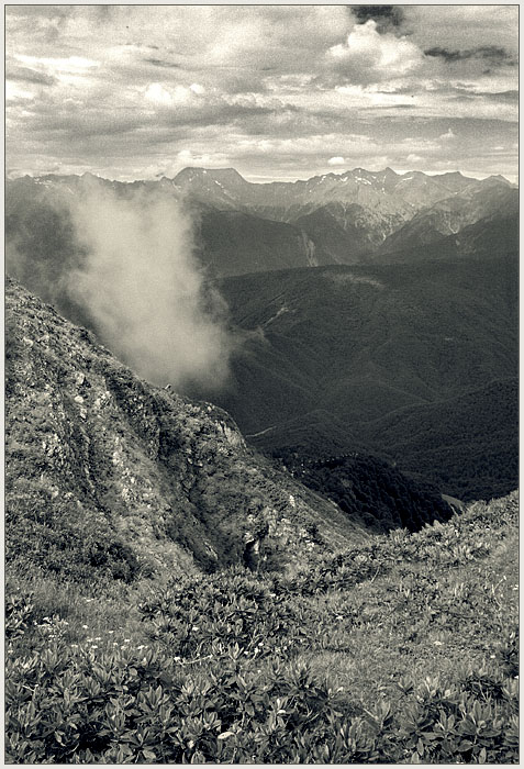 photo "Untitled photo" tags: black&white, landscape, mountains