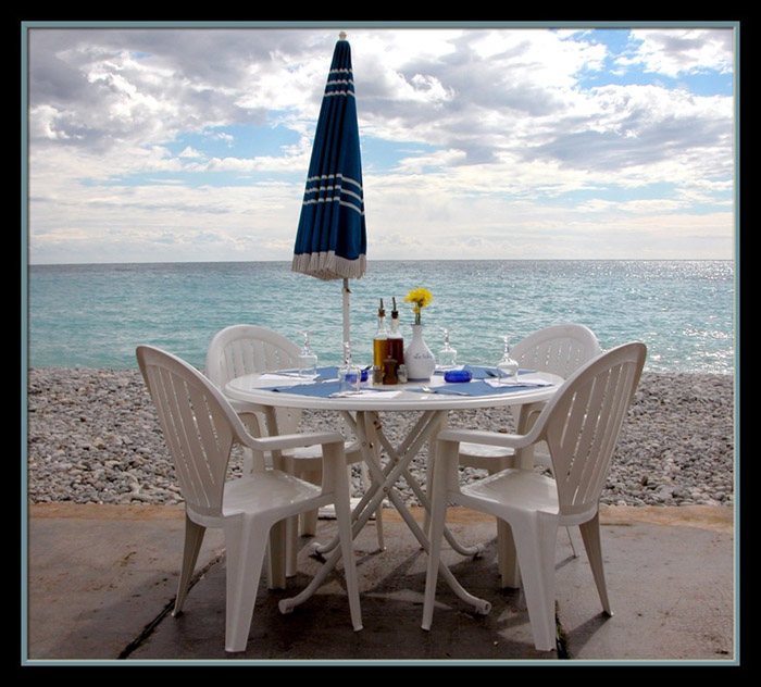 photo "morning coffee at the beach" tags: travel, Europe