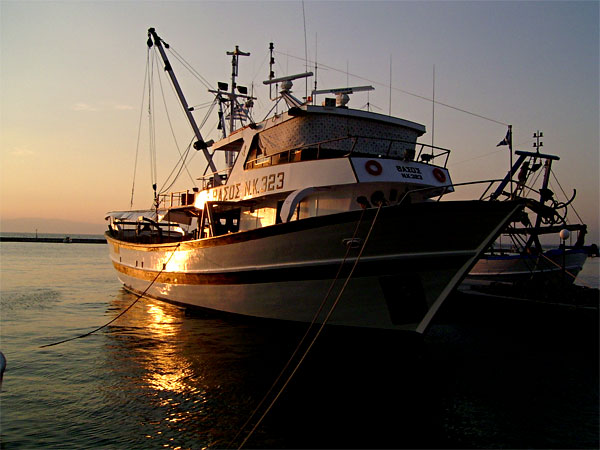 photo "fishing boat" tags: architecture, genre, landscape, 