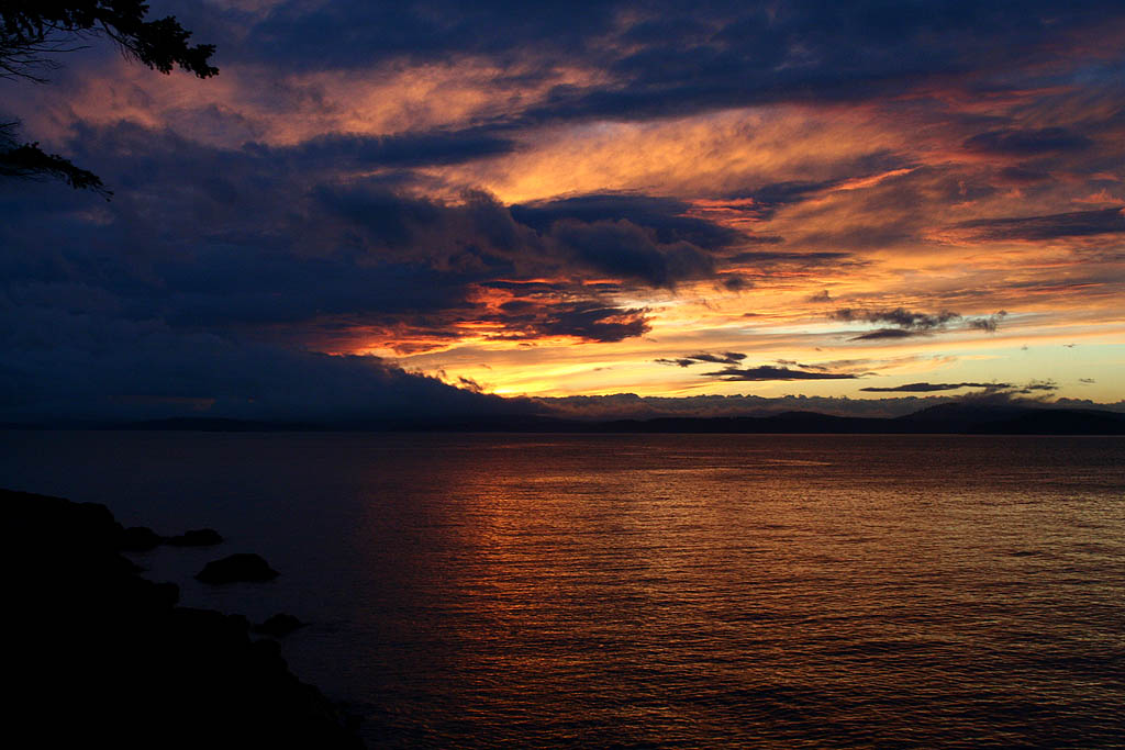 photo "Storming The Coast" tags: landscape, clouds, water