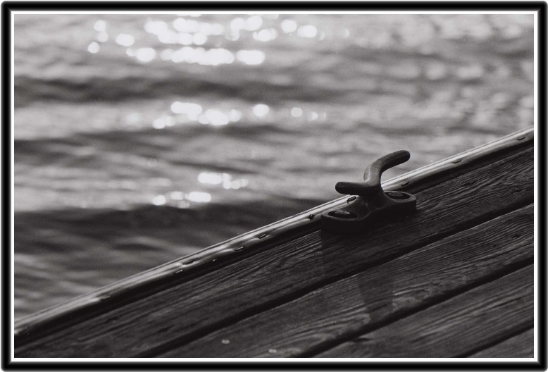 photo "Sunrise at the Boat Dock" tags: black&white, 