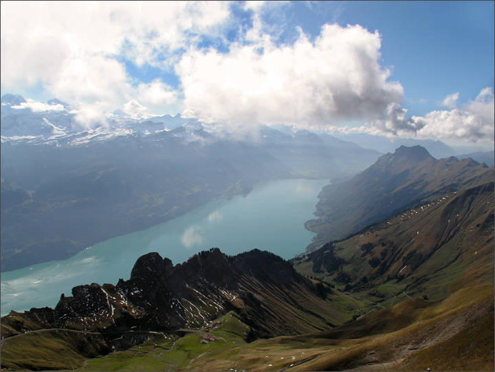 photo "On a roof of the world.Brienzersee." tags: landscape, clouds, mountains