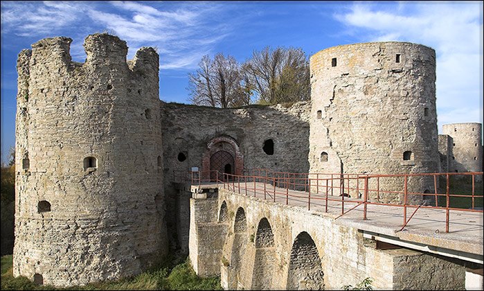 photo "Koporye Fortress" tags: architecture, travel, landscape, Europe