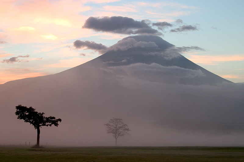 photo "Sunrise on Mount Fuji II" tags: landscape, autumn, mountains