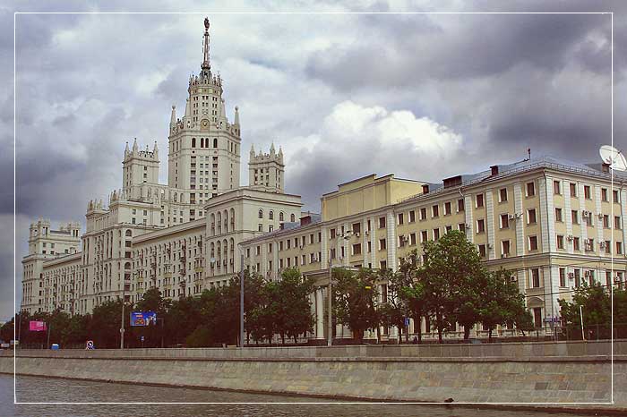 фото "Дом на набережной" метки: архитектура, пейзаж, 