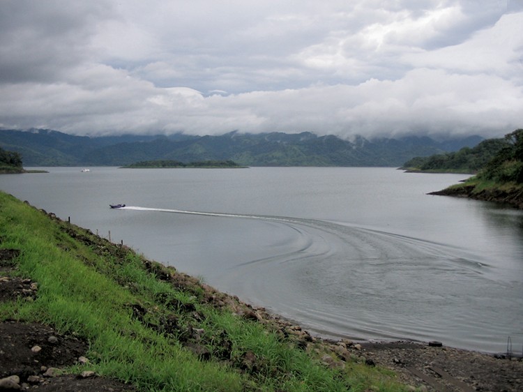 photo "Volcano Arenal Laguna" tags: reporting, landscape, mountains