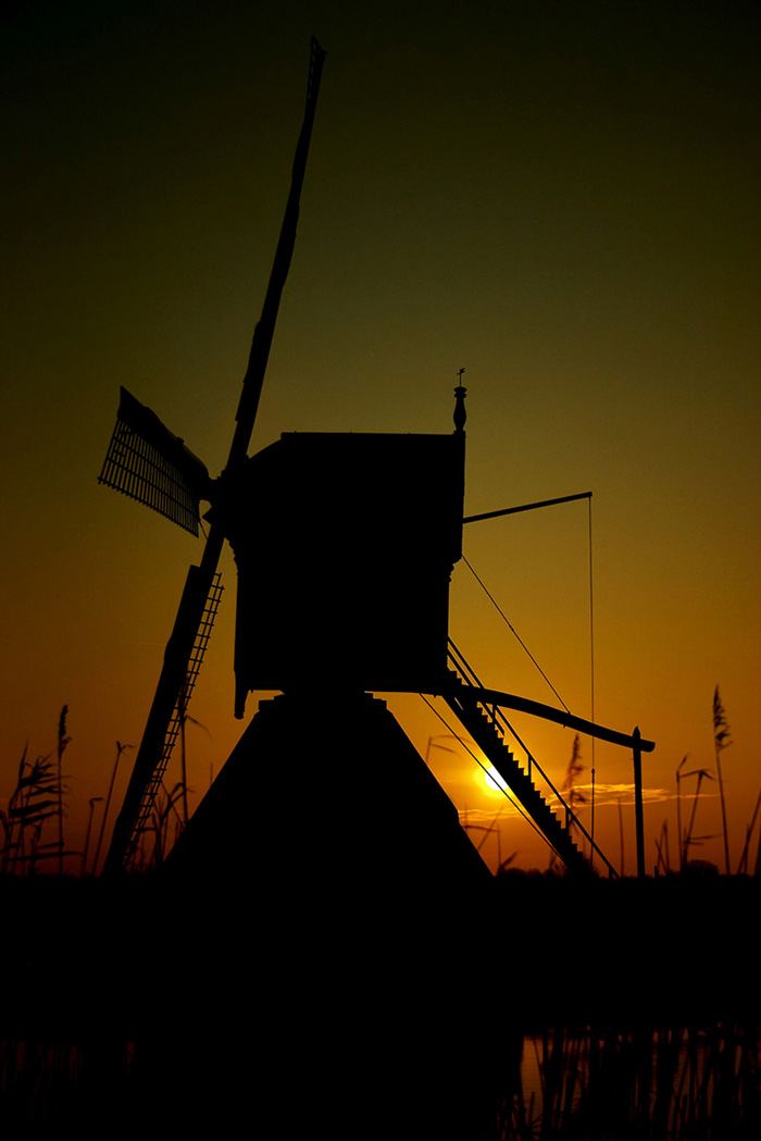 photo "Dutch windmill at sunset" tags: landscape, sunset