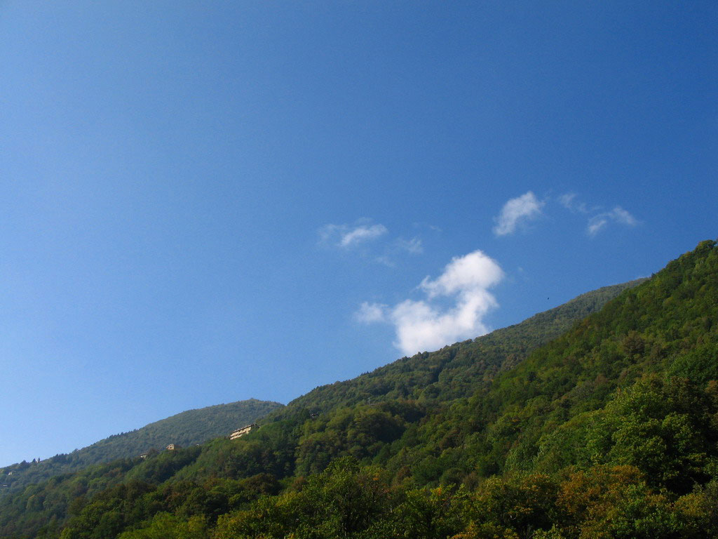 photo "Timide nuvole" tags: landscape, clouds, mountains