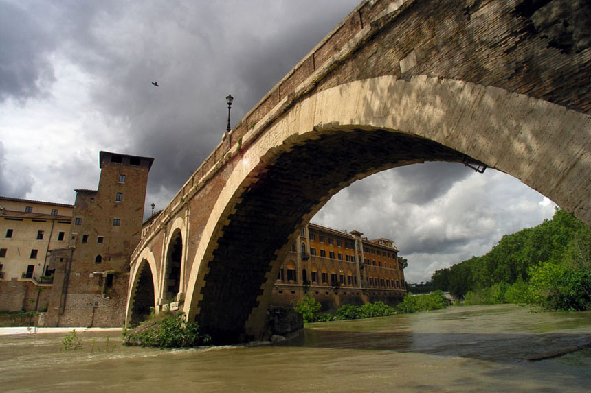 photo "The threefold jump of the bridge after a bird" tags: travel, Europe