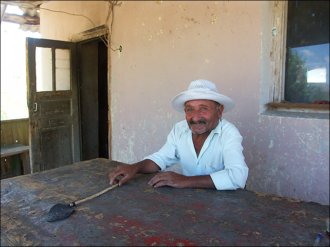 photo "the forest guard" tags: portrait, travel, Europe, man