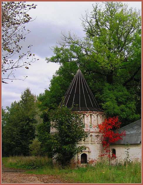 фото "Red tree" метки: архитектура, пейзаж, осень