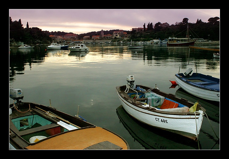 photo "In Harbour" tags: architecture, landscape, water