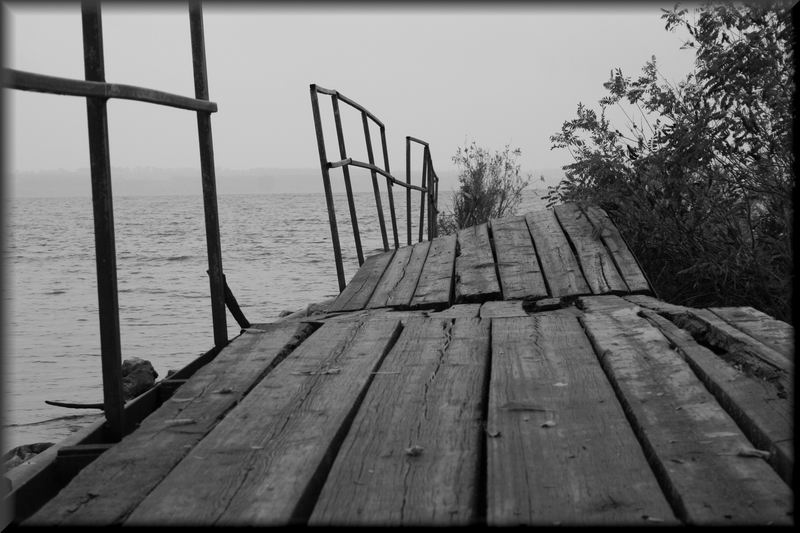 photo "Old pier" tags: black&white, landscape, water