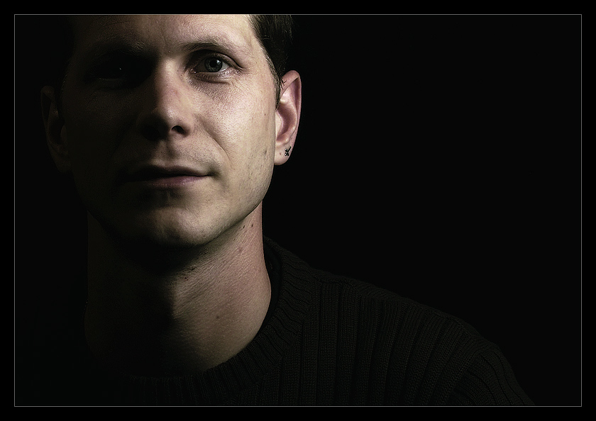 photo "...the dark one" tags: portrait, man
