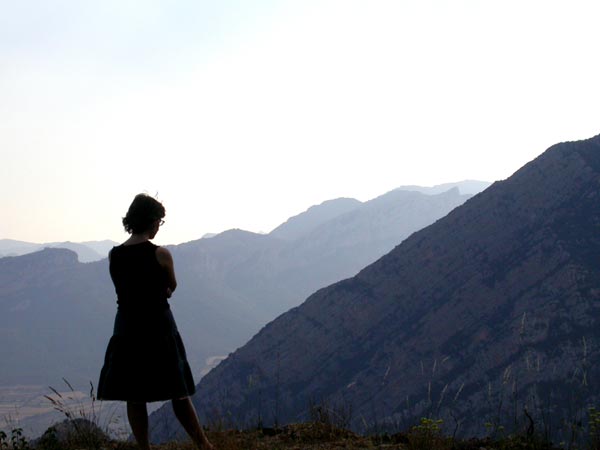 photo "observing future" tags: landscape, portrait, mountains, woman