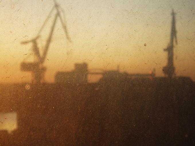 photo "Dirt and cranes" tags: misc., 