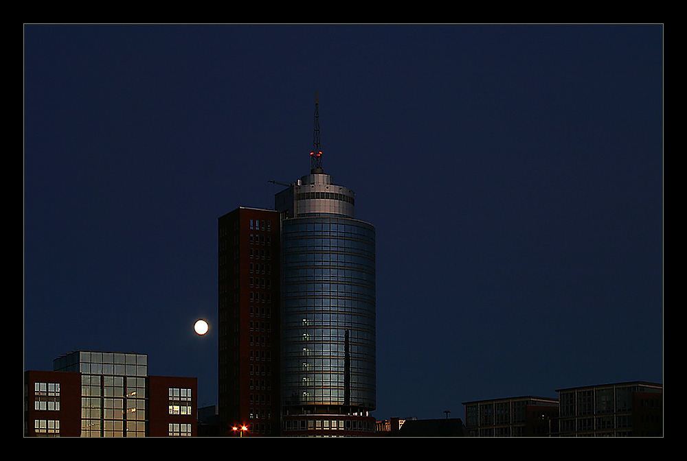 фото "Night in Hamburg" метки: абстракция, 