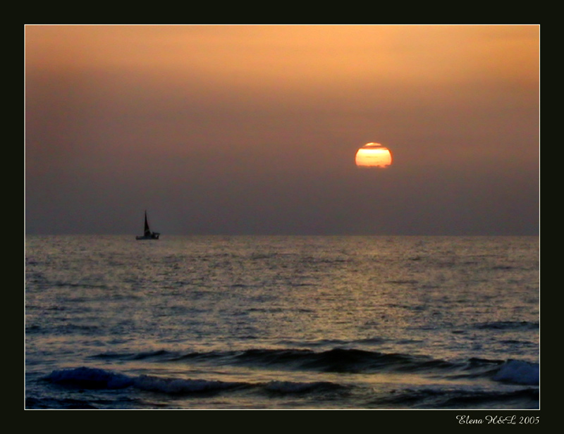 photo "Lonely sailing" tags: landscape, sunset, water