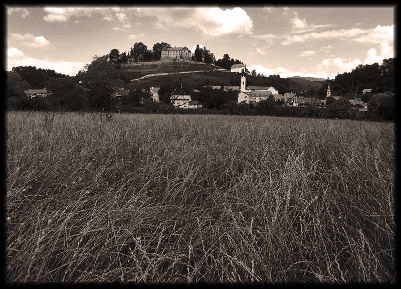 photo "Once upon time on a hill was a castle..." tags: landscape, 