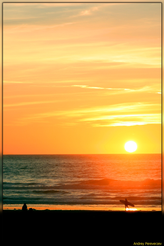 photo "Walking Along the Beach" tags: landscape, sunset, water