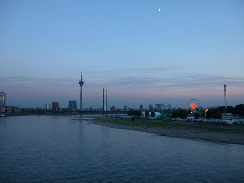 photo "July evening in the city" tags: travel, architecture, landscape, Europe