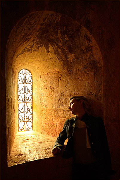 photo "In the Cistercian light" tags: portrait, woman