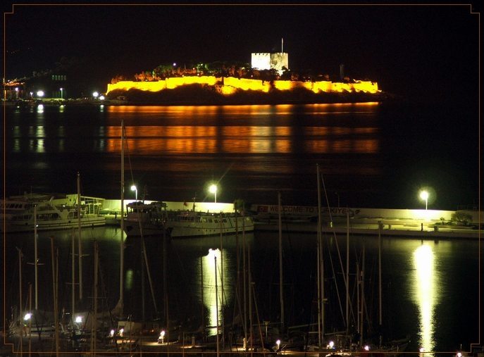 фото "Kushadasi Castle at night" метки: путешествия, архитектура, пейзаж, Европа