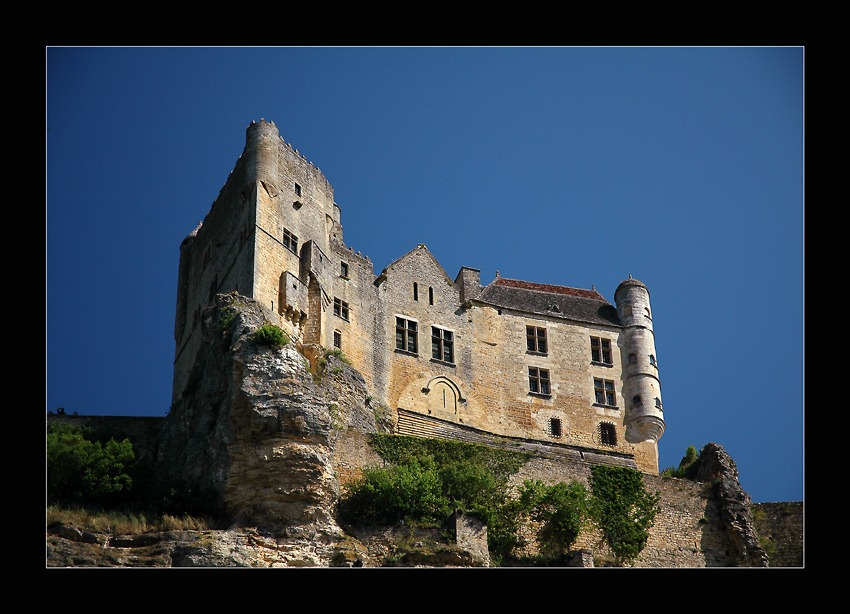 photo "Castle Of Beynac in Dordogne" tags: architecture, landscape, summer