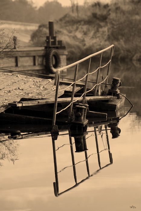 photo "Unnecessary mooring" tags: landscape, autumn, water