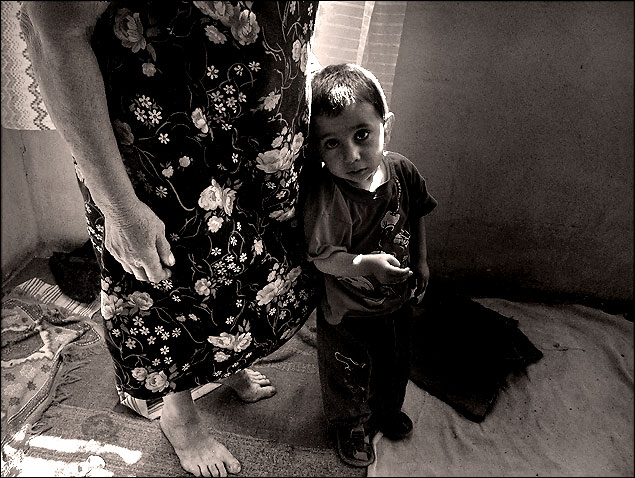 photo "..." tags: portrait, reporting, children