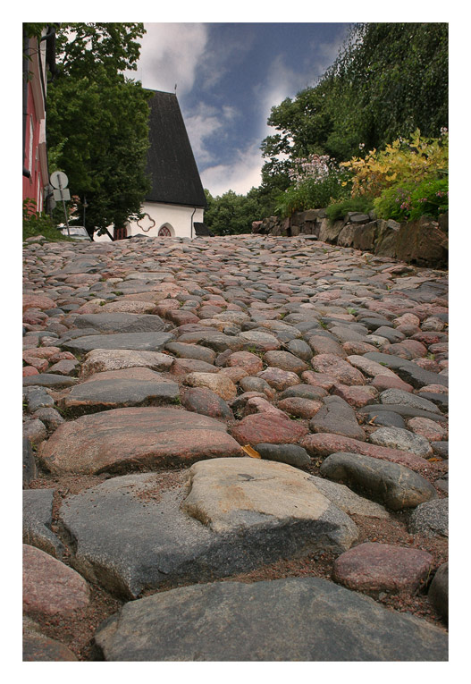 photo "It is difficult to go on a cobblestone road" tags: travel, Europe