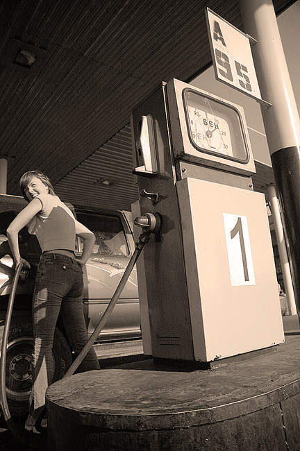 photo "gas" tags: genre, black&white, 