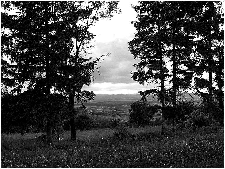photo "Gates" tags: landscape, black&white, mountains