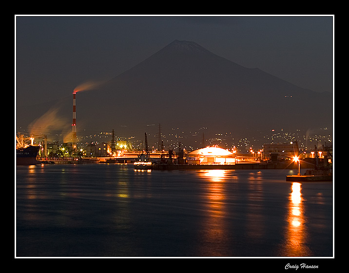 photo "Tagonoura Port" tags: landscape, mountains, night