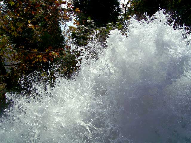 photo "blasting" tags: landscape, autumn, water