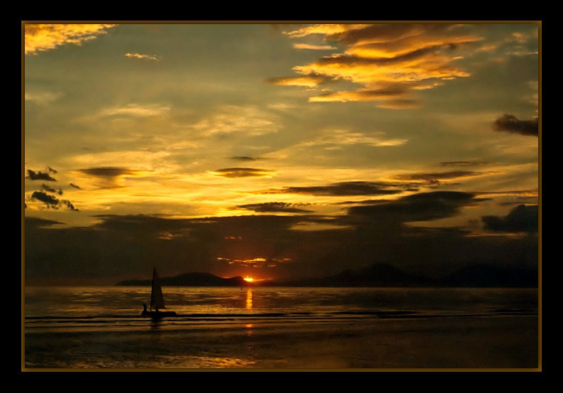 photo "Navigating at the sunset" tags: landscape, sunset