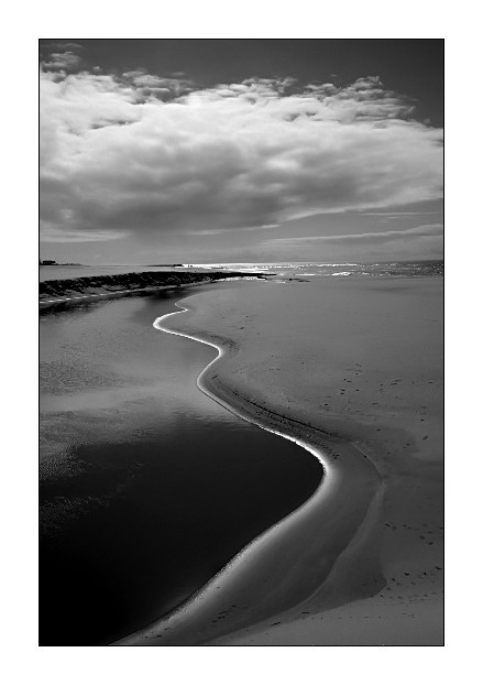 photo "Meeting the sea" tags: landscape, black&white, water