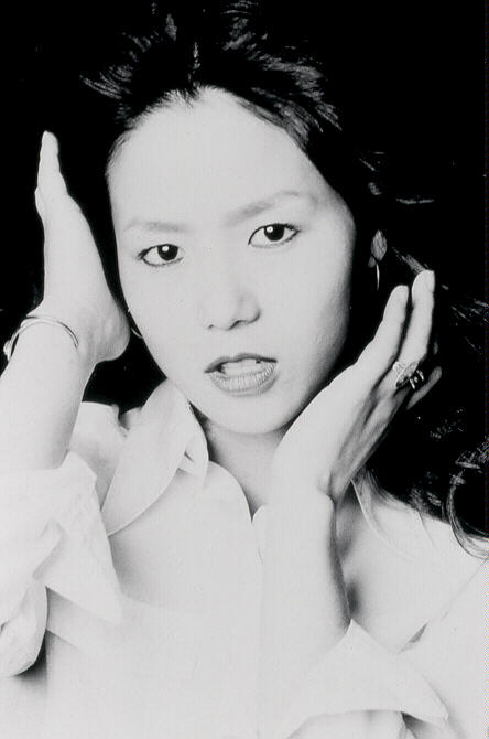 photo "Hands and Face" tags: portrait, black&white, woman