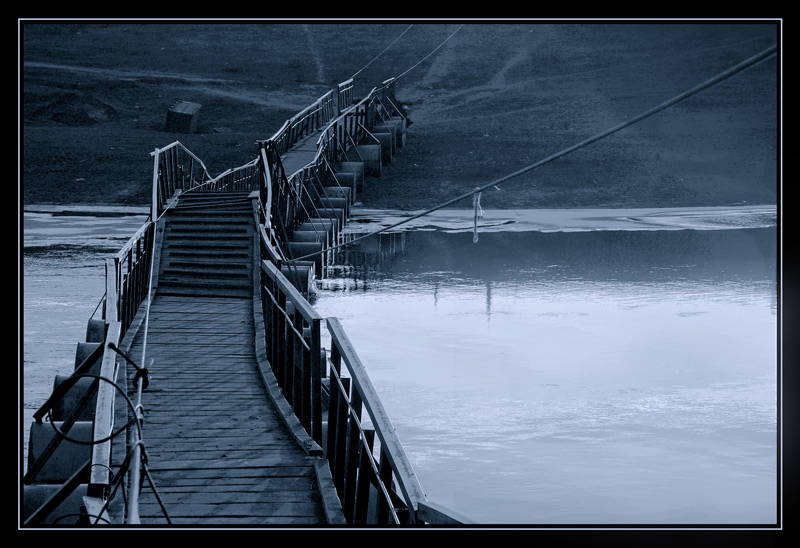 photo "Bridge over cool water" tags: landscape, water