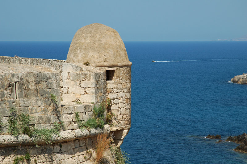 photo "Old Fort Dreams" tags: travel, architecture, landscape, Europe