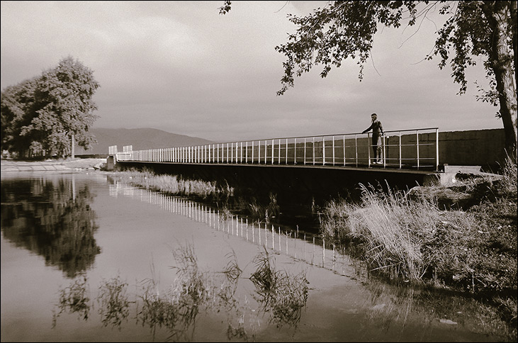 photo "The Bridge for a girl" tags: landscape, black&white, 