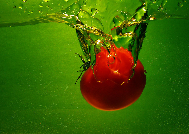 photo "Don Tomato :)" tags: macro and close-up, still life, 