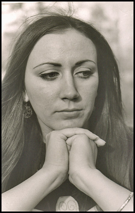 photo "A very Pensive JEWEL" tags: portrait, black&white, woman