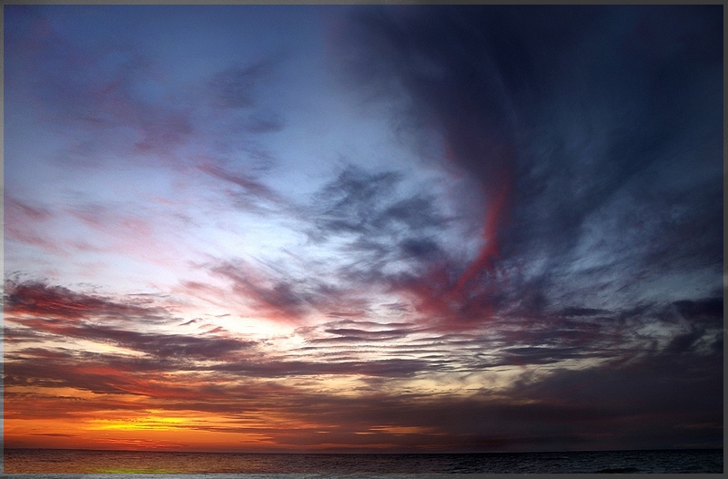 photo "Drawings sky on sundown" tags: landscape, clouds, sunset