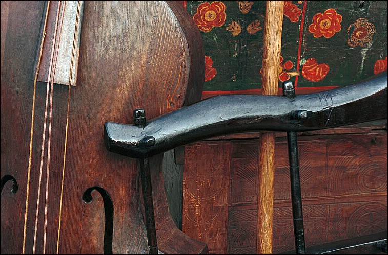 photo "Old bass" tags: travel, misc., Europe