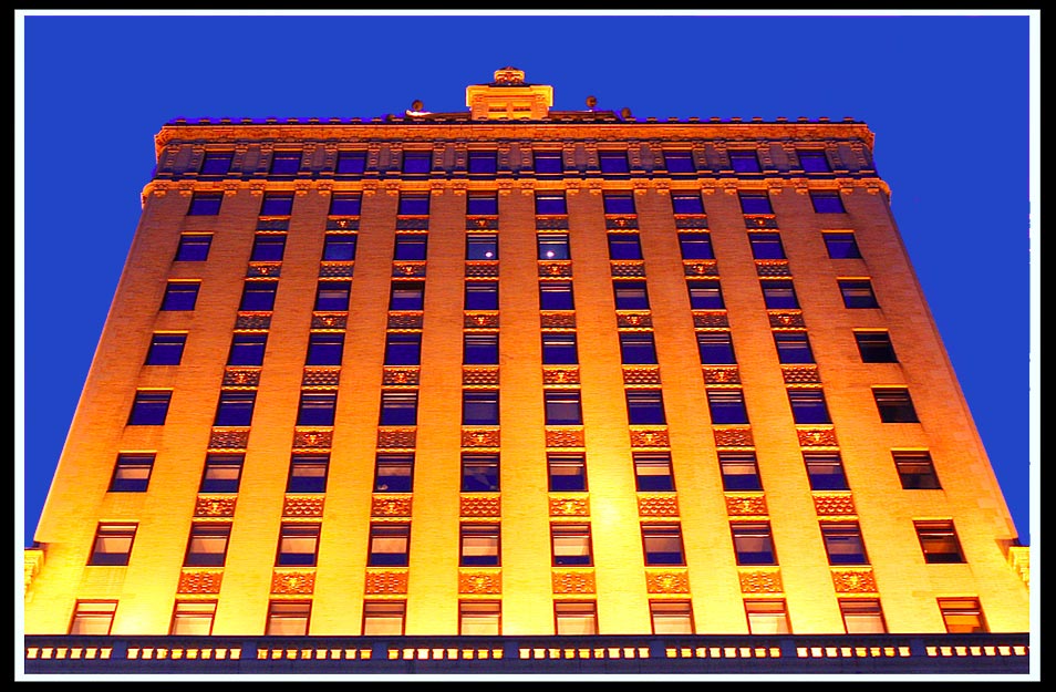 photo "Golden Ediface" tags: architecture, travel, landscape, North America