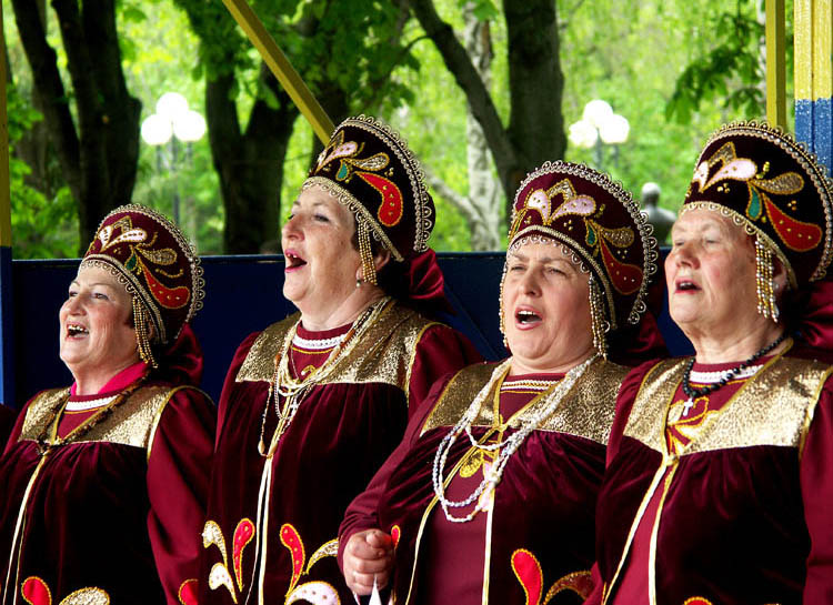photo "Russian public chorus" tags: portrait, genre, woman